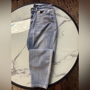 Judy Blue Plus Size Light Wash Straight Leg Relaxed Fit Jeans